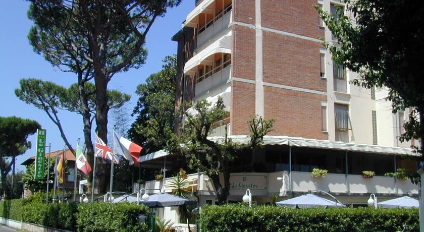 Hotel Le Ginestre Λίντο ντι Καμαϊόρε Εξωτερικό φωτογραφία