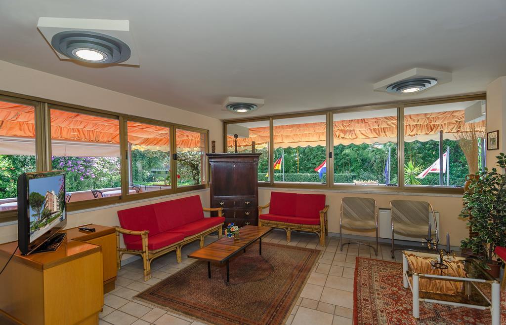 Hotel Le Ginestre Λίντο ντι Καμαϊόρε Εξωτερικό φωτογραφία