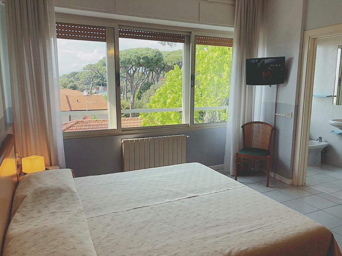 Hotel Le Ginestre Λίντο ντι Καμαϊόρε Εξωτερικό φωτογραφία