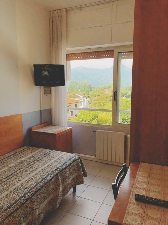 Hotel Le Ginestre Λίντο ντι Καμαϊόρε Εξωτερικό φωτογραφία