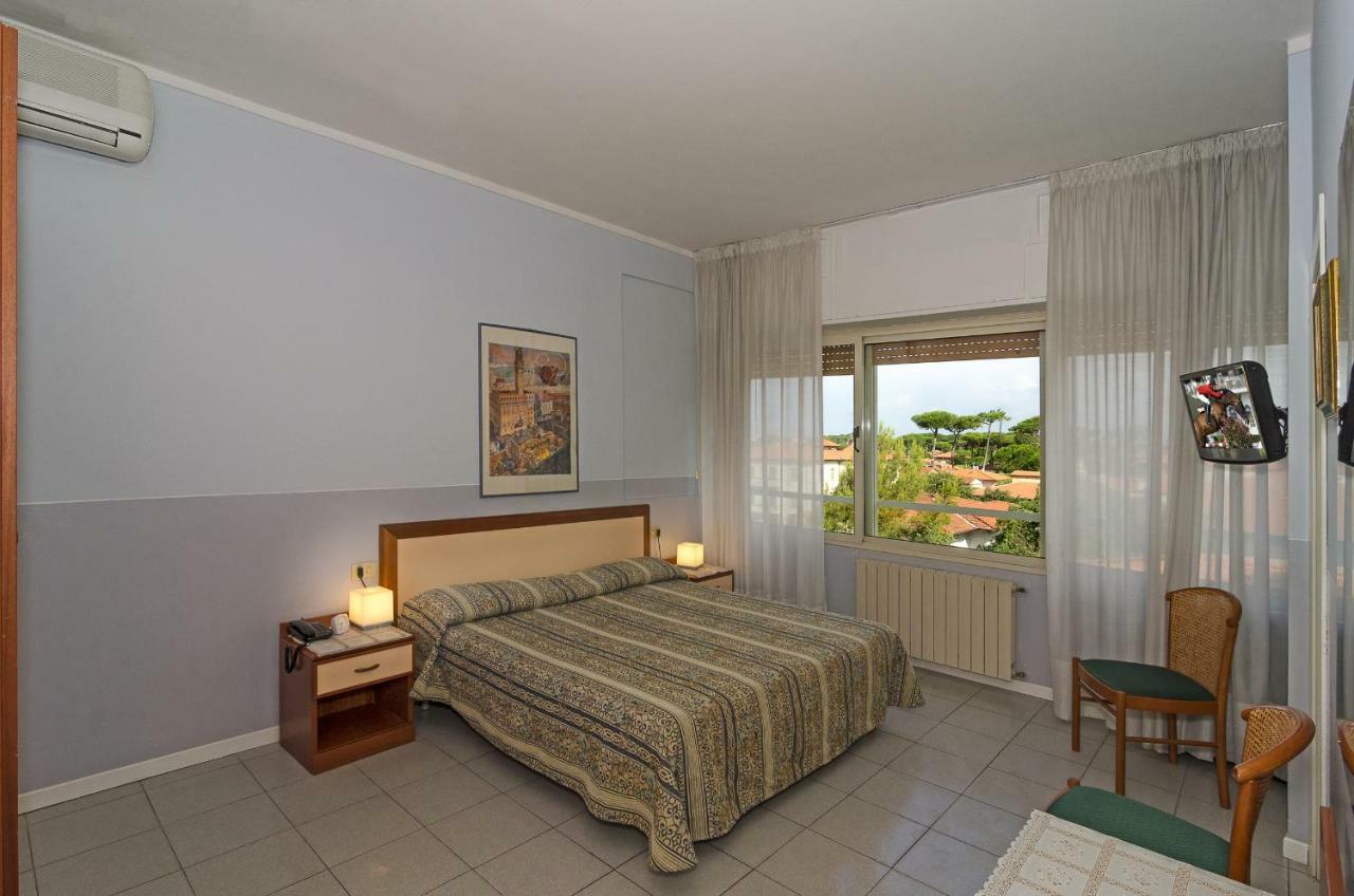 Hotel Le Ginestre Λίντο ντι Καμαϊόρε Εξωτερικό φωτογραφία