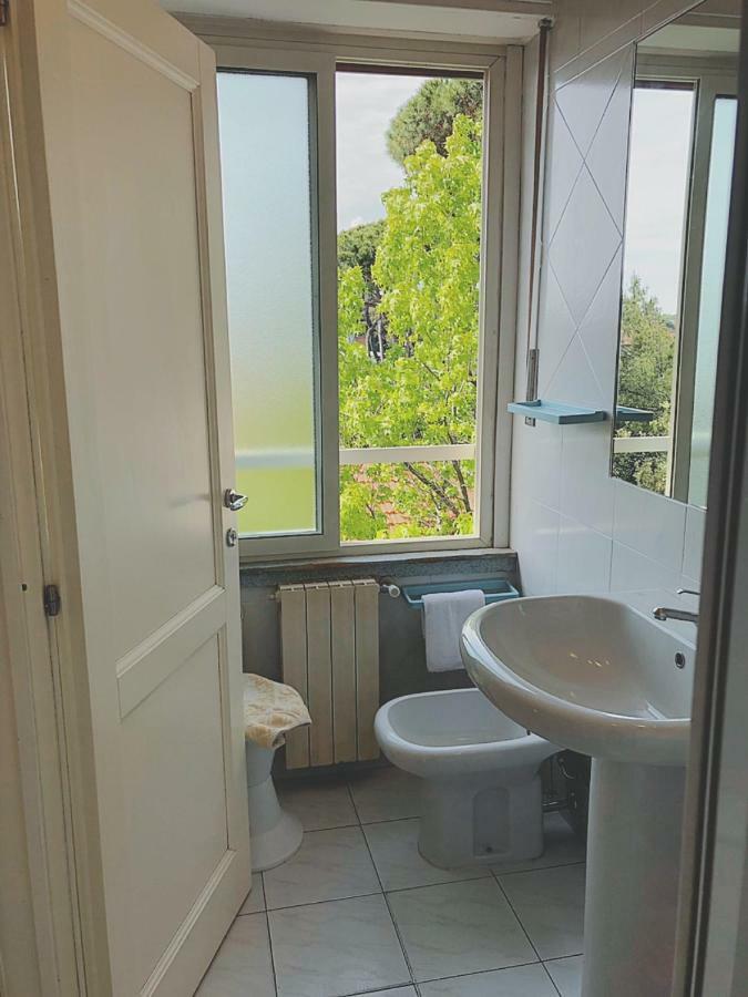 Hotel Le Ginestre Λίντο ντι Καμαϊόρε Εξωτερικό φωτογραφία